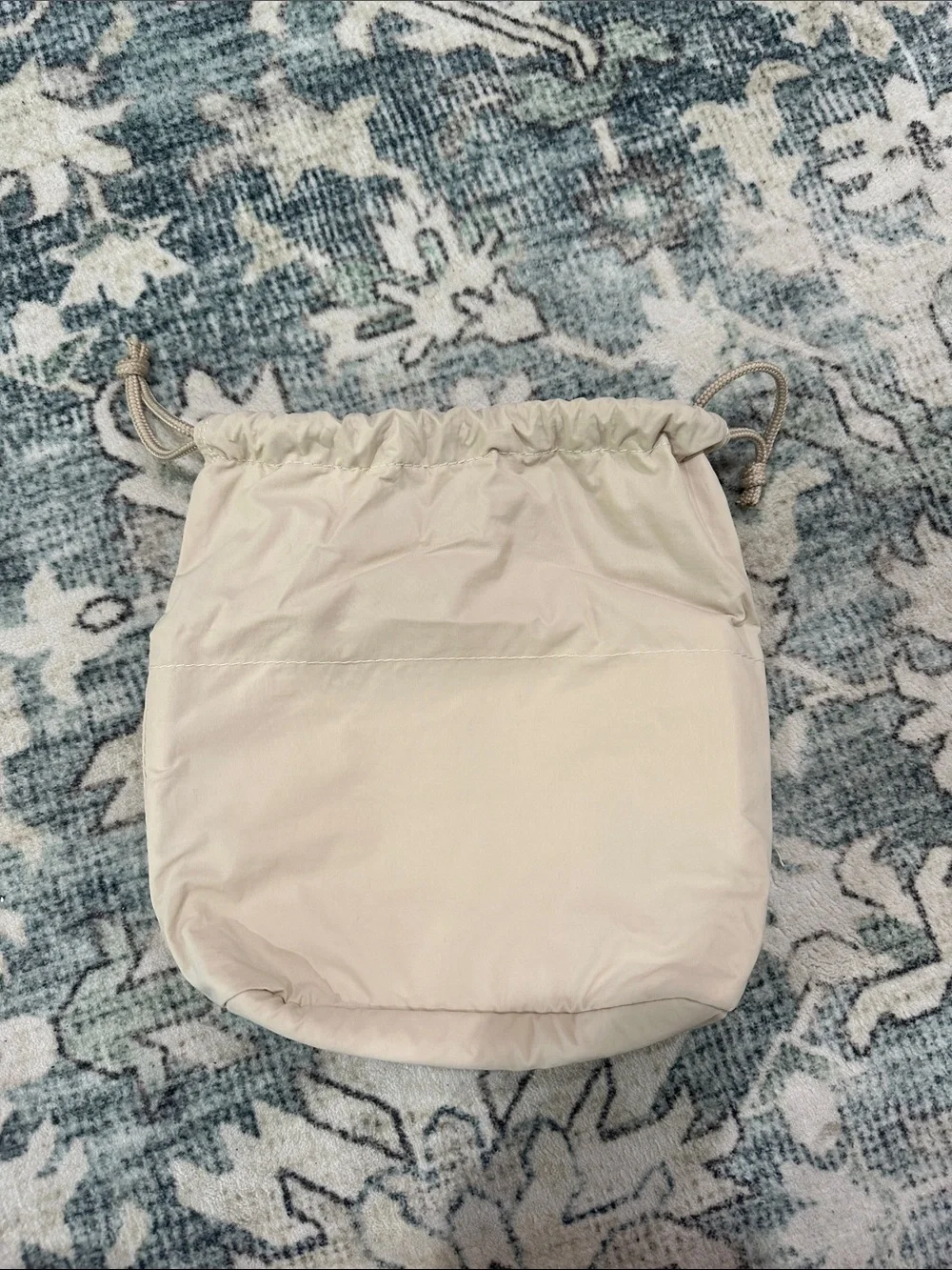 Insulated draw string bag